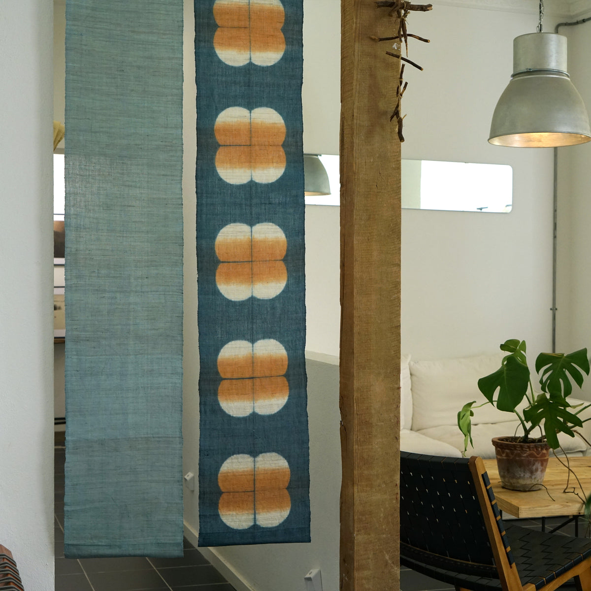 Schmaler Wandbehang aus Ramie – Field Grid