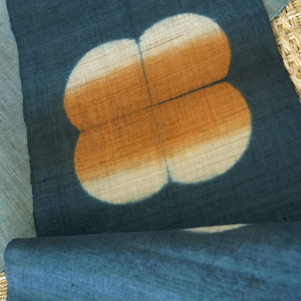 Schmaler Wandbehang aus Ramie – Field Grid