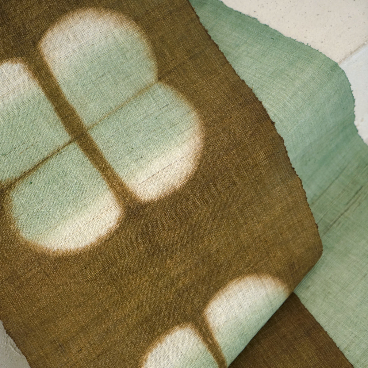 Schmaler Wandbehang aus Ramie – Field Grid