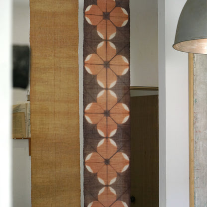 Schmaler Wandbehang aus Ramie – Field Grid