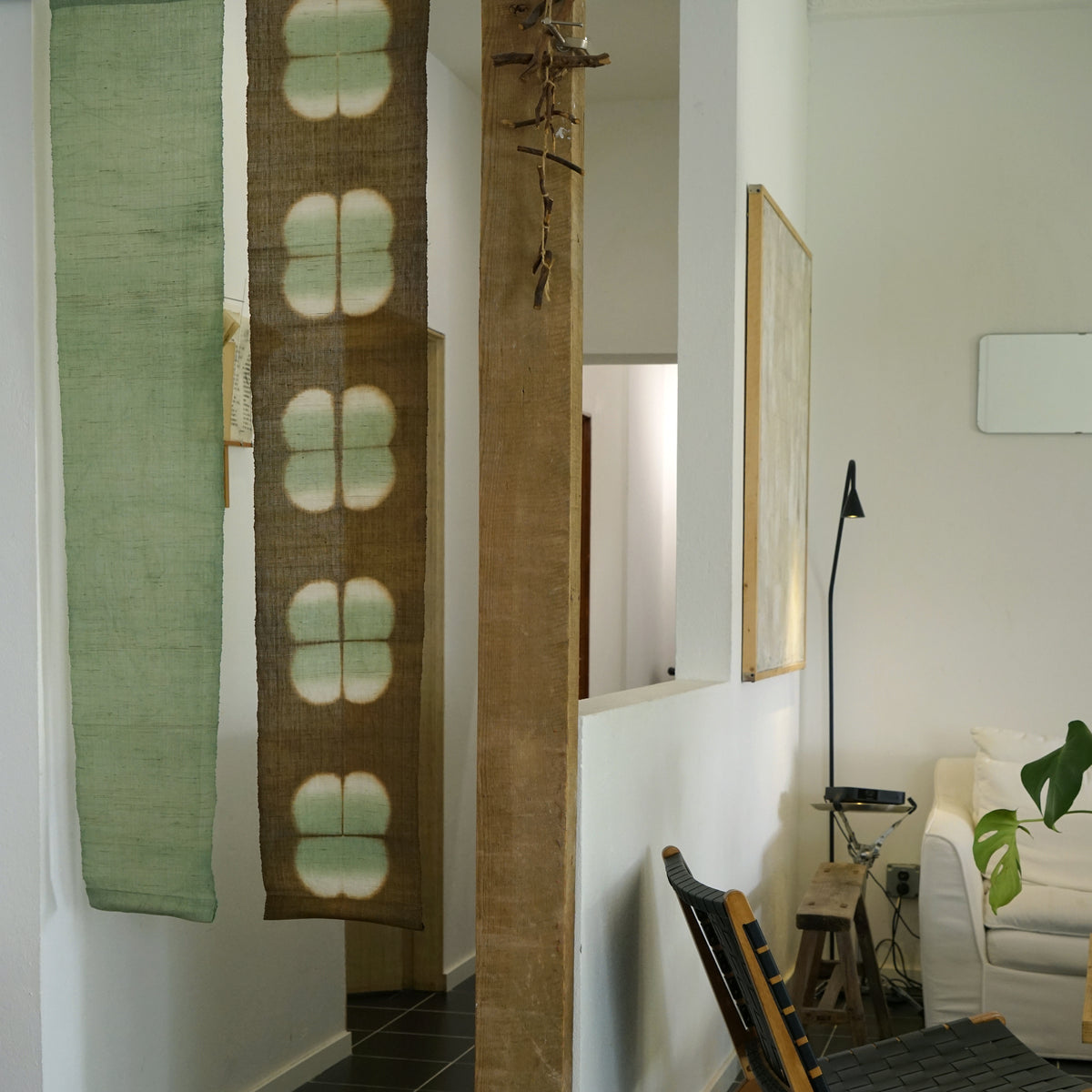 Schmaler Wandbehang aus Ramie – Field Grid