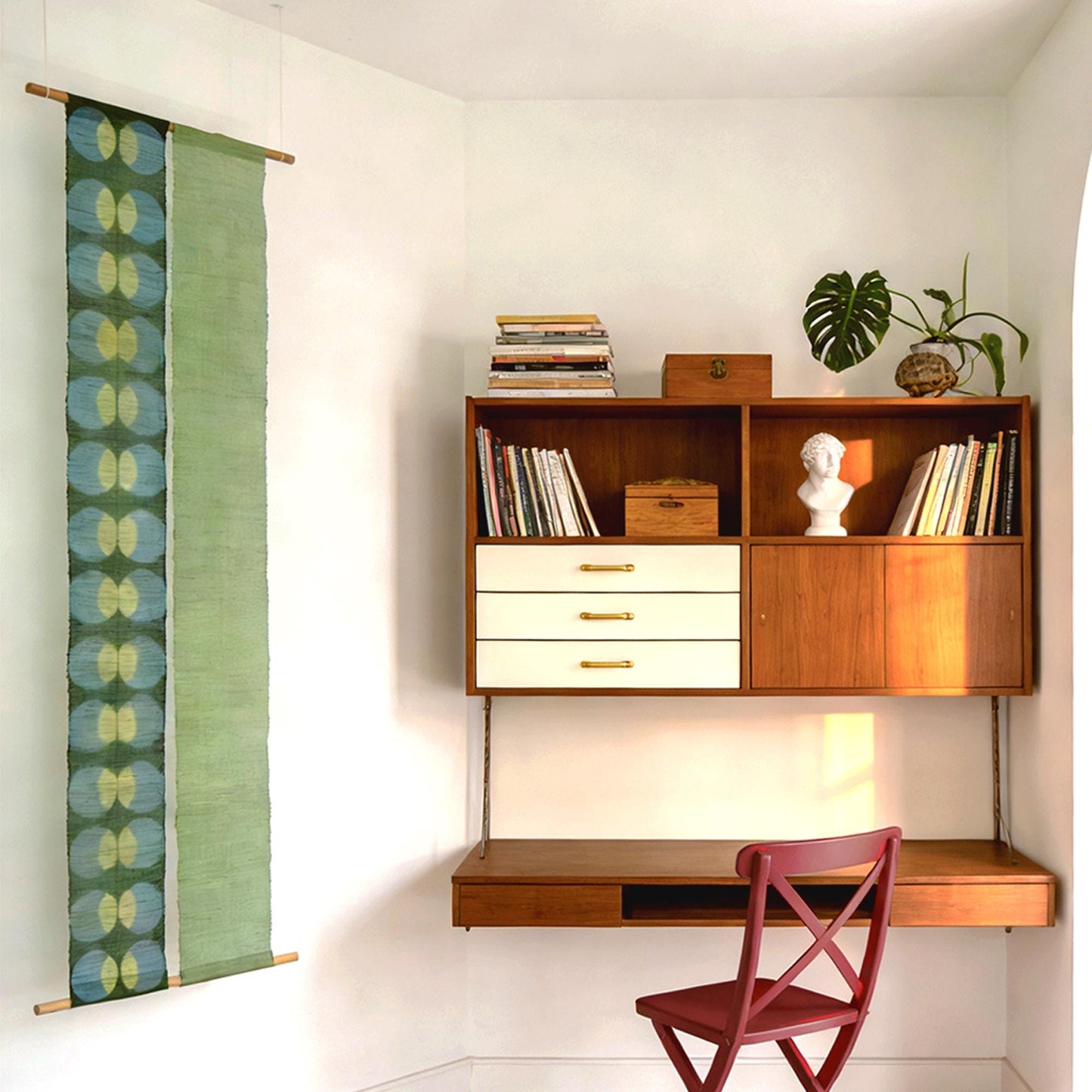 flat-lay of Narrow Ramie — Bean Motif showing the long narrow form and pattern